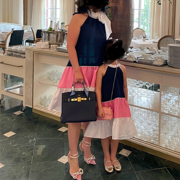 Nha Khahn matching dresses - Picture 2 of 2